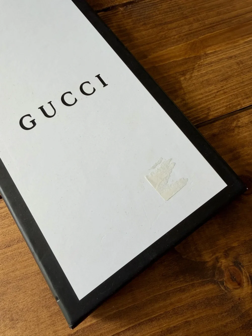 Gucci White & Black Tie Box - Picture 2 of 4